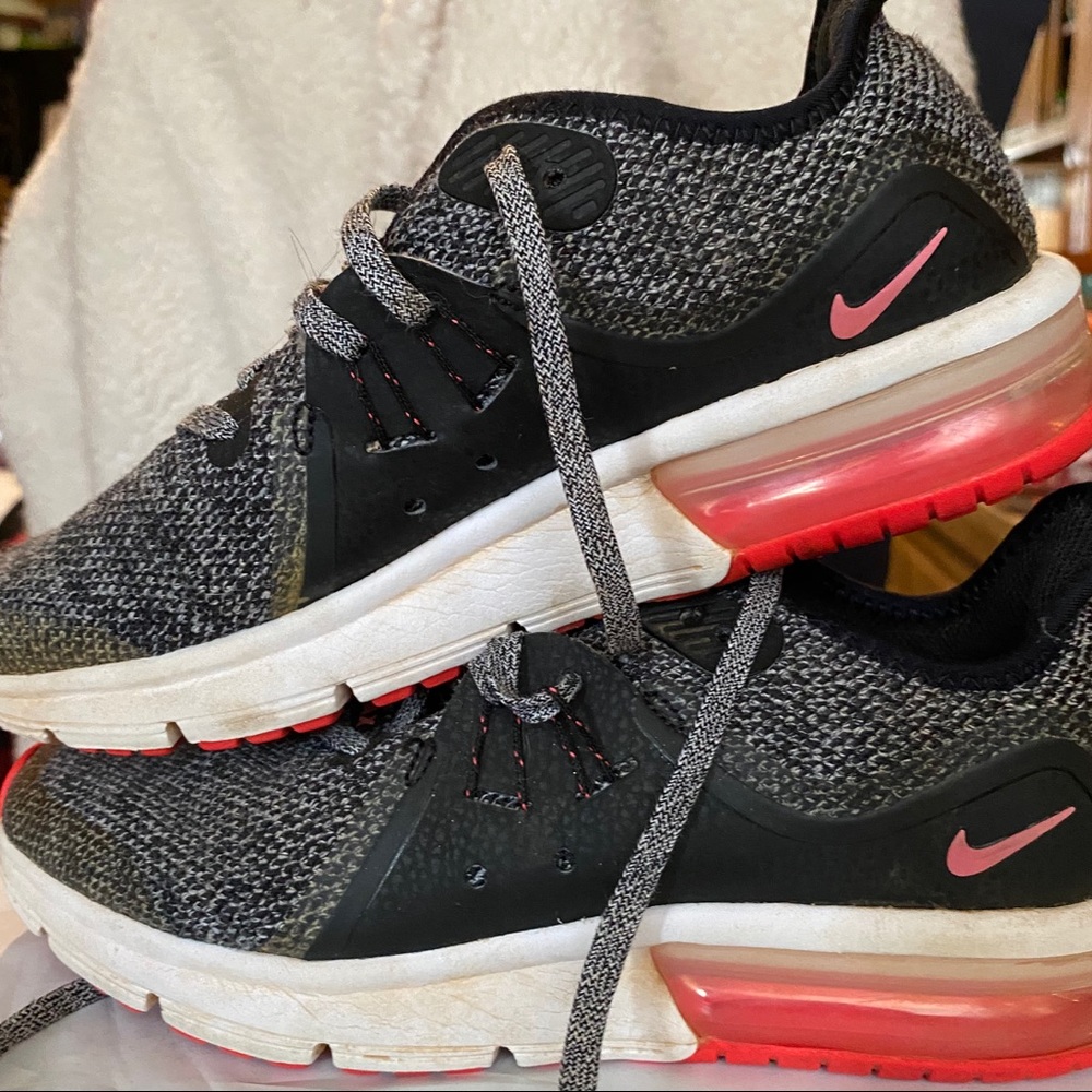 Nike Airmax size 4Y
